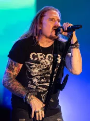 James LaBrie